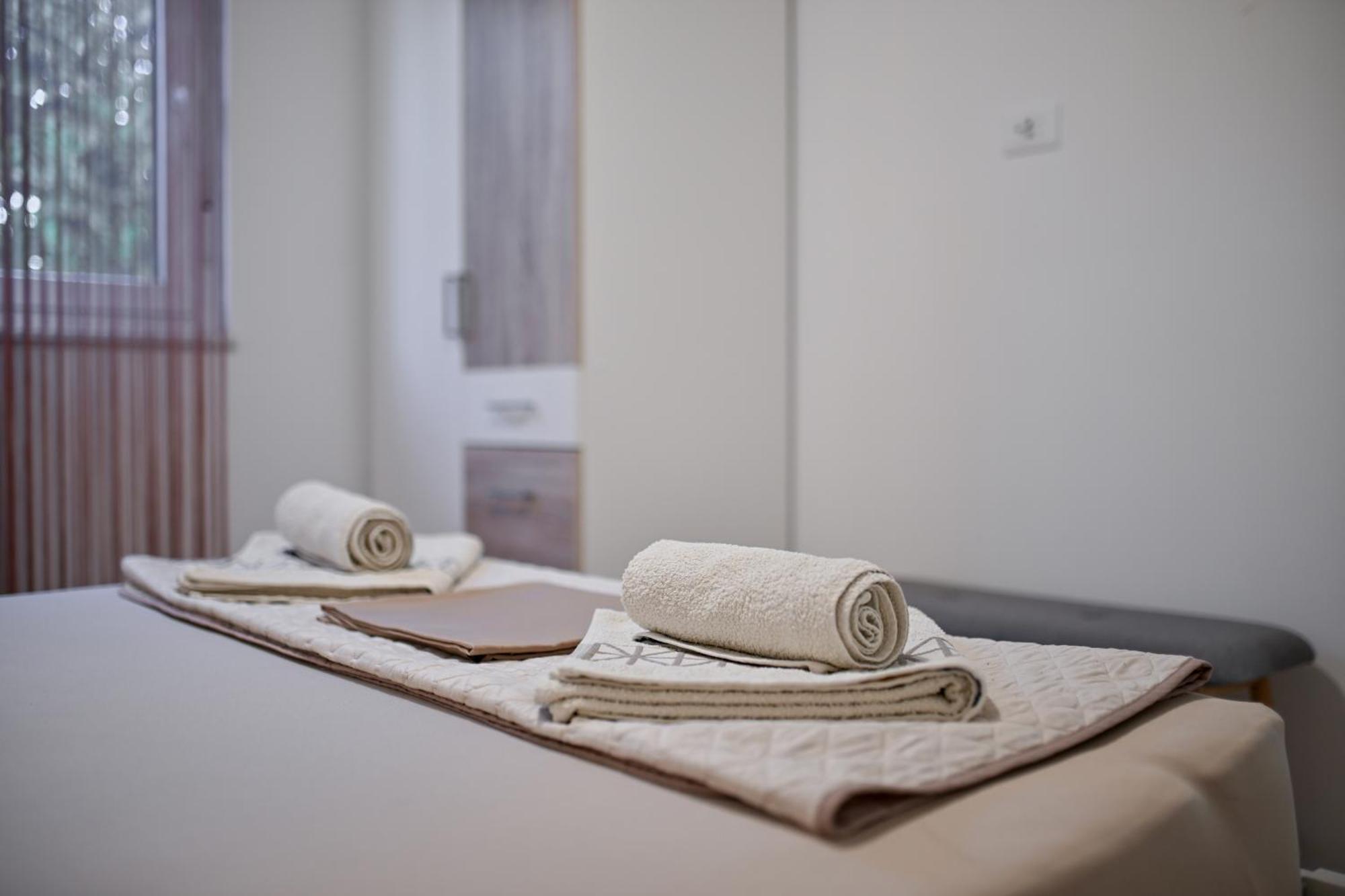 Holiday Home Aprilis With Pool, Jacuzzi And Sauna Galovac  Екстериор снимка
