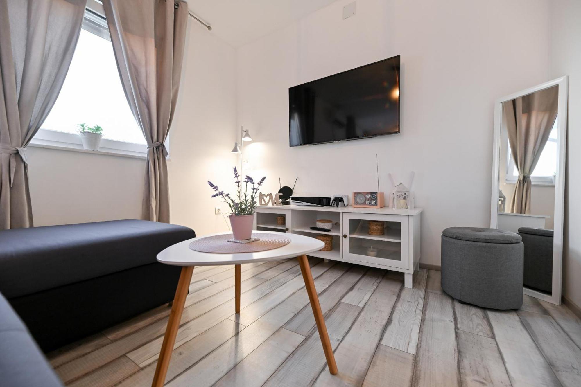 Holiday Home Aprilis With Pool, Jacuzzi And Sauna Galovac  Екстериор снимка