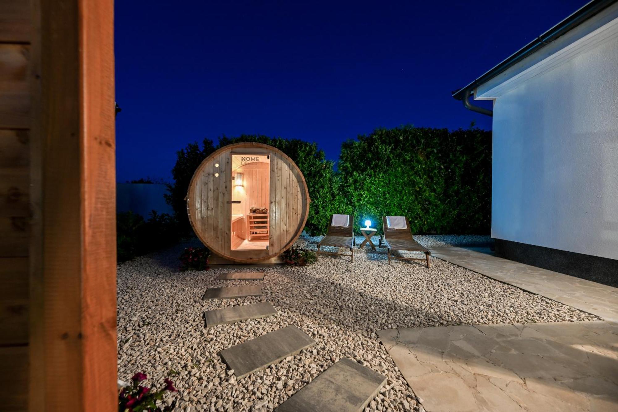 Holiday Home Aprilis With Pool, Jacuzzi And Sauna Galovac  Екстериор снимка