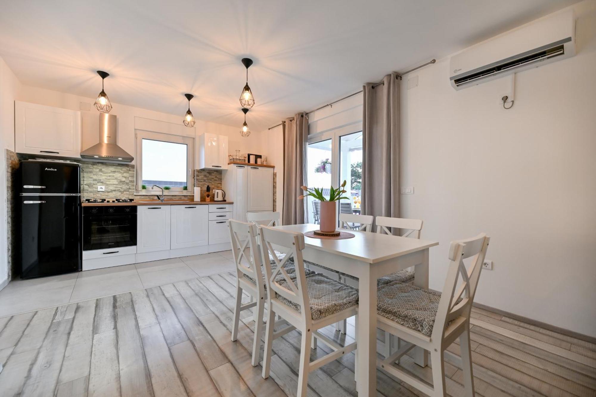 Holiday Home Aprilis With Pool, Jacuzzi And Sauna Galovac  Екстериор снимка