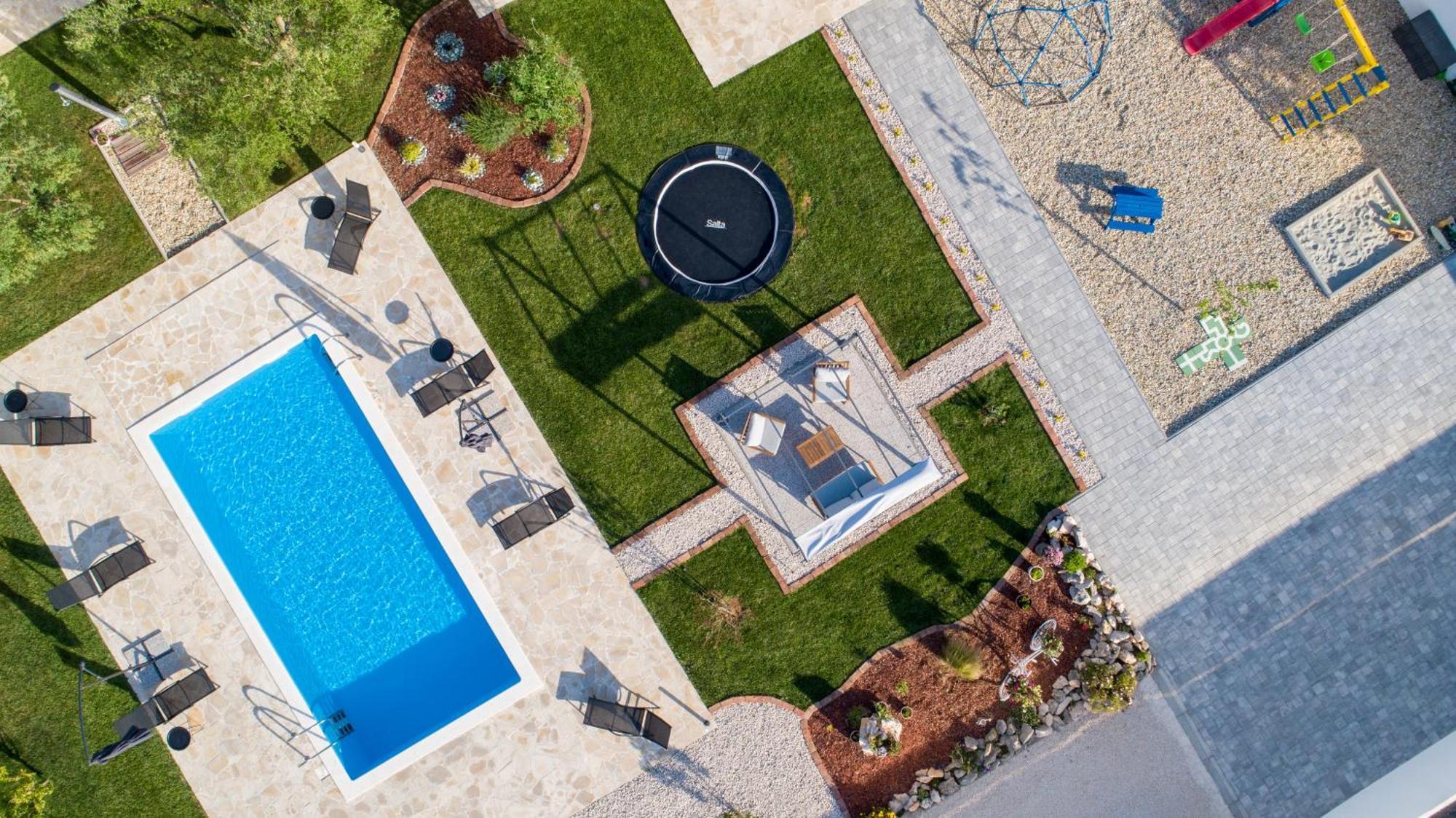 Holiday Home Aprilis With Pool, Jacuzzi And Sauna Galovac  Екстериор снимка