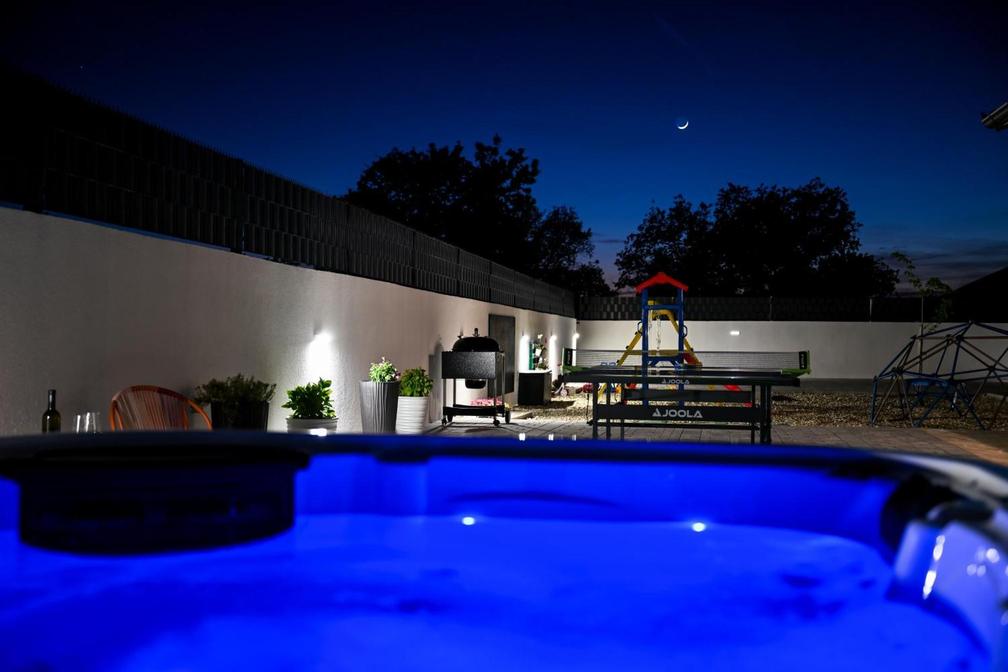 Holiday Home Aprilis With Pool, Jacuzzi And Sauna Galovac  Екстериор снимка