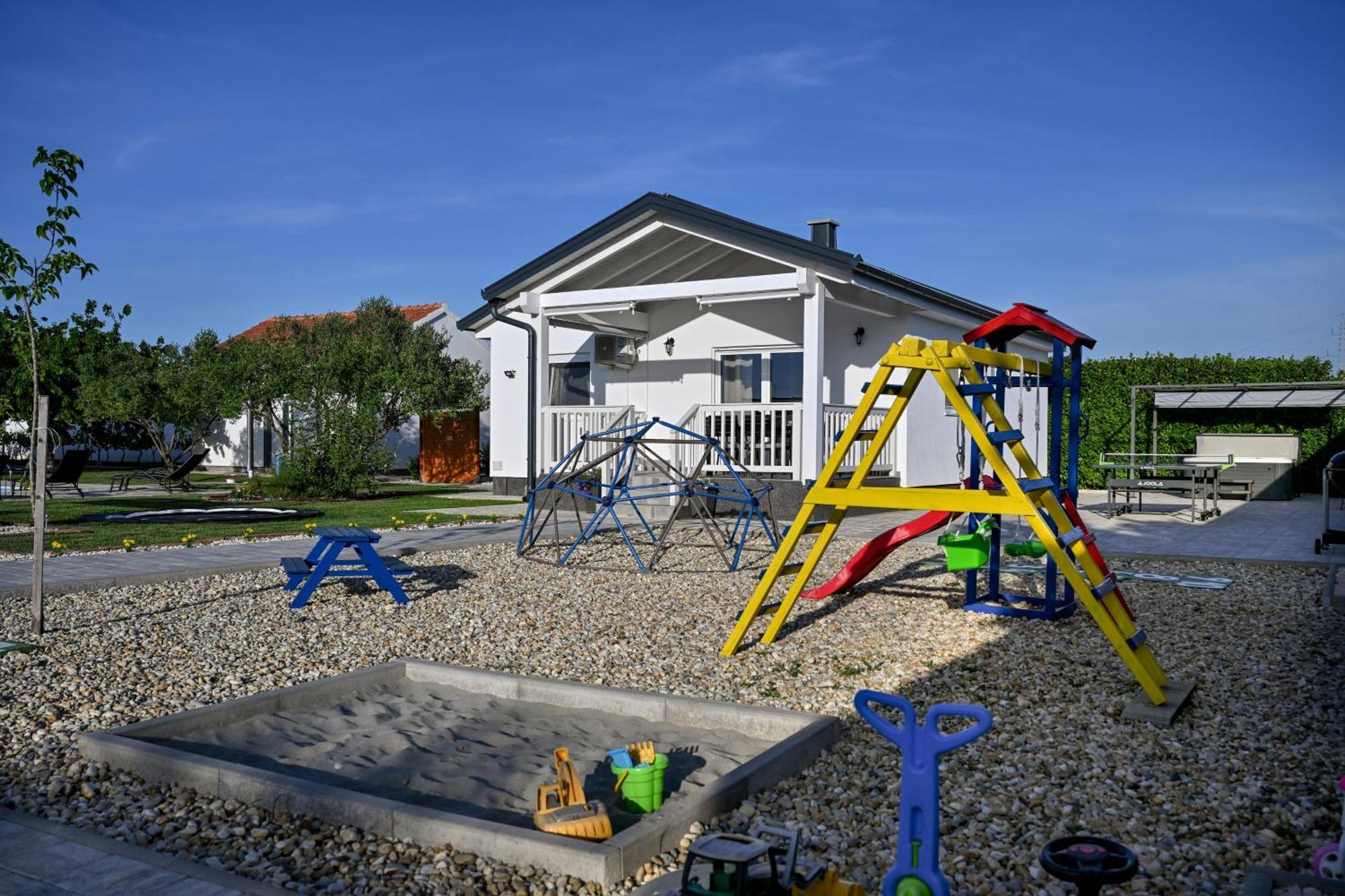 Holiday Home Aprilis With Pool, Jacuzzi And Sauna Galovac  Екстериор снимка